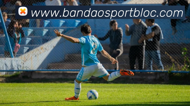 巴萨全力以赴征战国王杯莱万亚马尔佩德里德容悉数在列