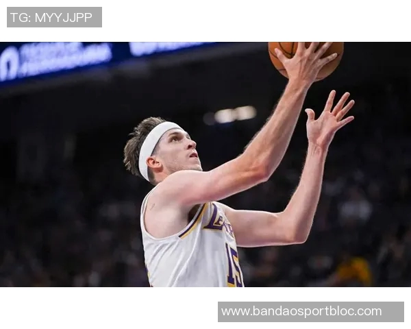 单节17分展现巅峰状态克莱无惧詹东缺阵拉拉维亚助力球队逆袭